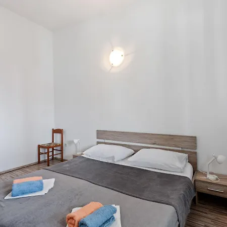 Modern In With Balcony * ヴィル